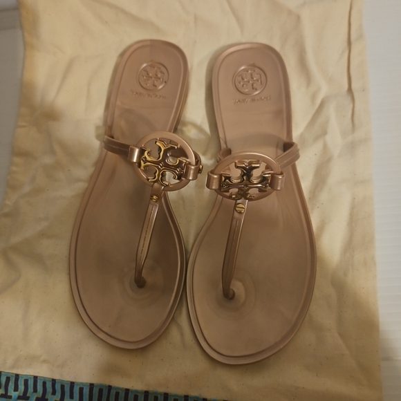 Tory Burch Mini Miller Jelly Thong Sandals Size 7 Rose Gold - Picture 2 of 7